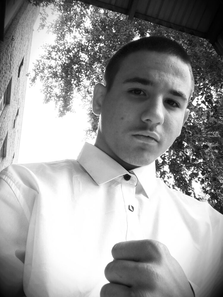  45979262  Valera, 19 ,    