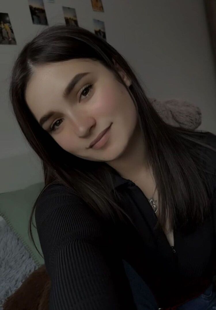  33581202  Viktoriia, 22 ,    