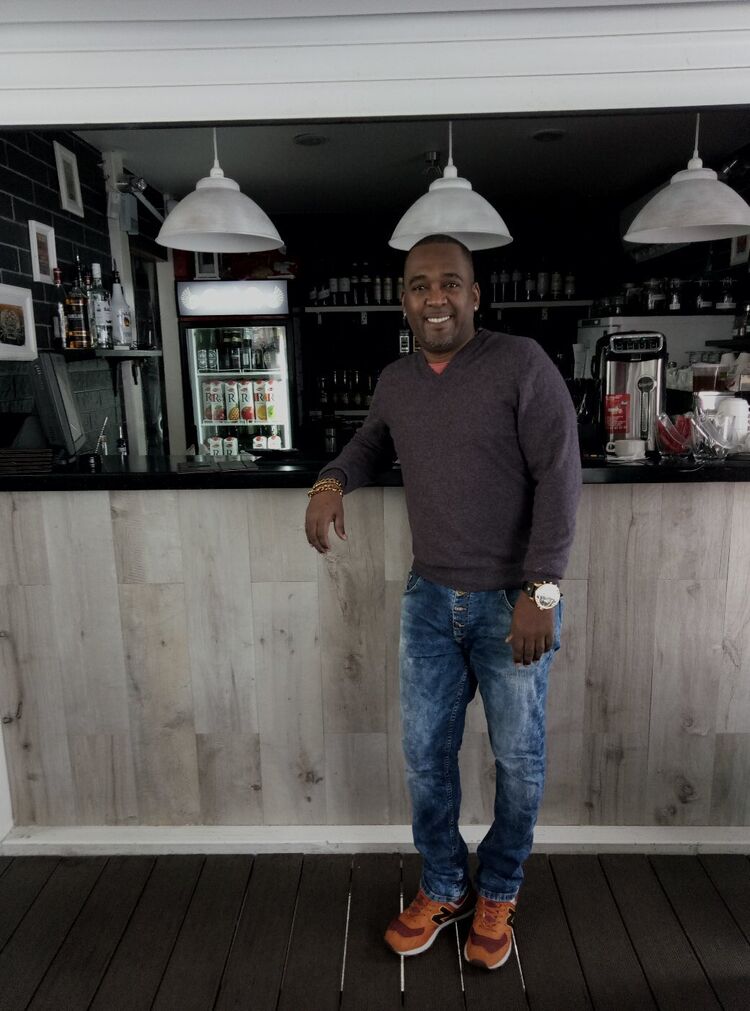  ,   Ariel, 53 ,   ,   