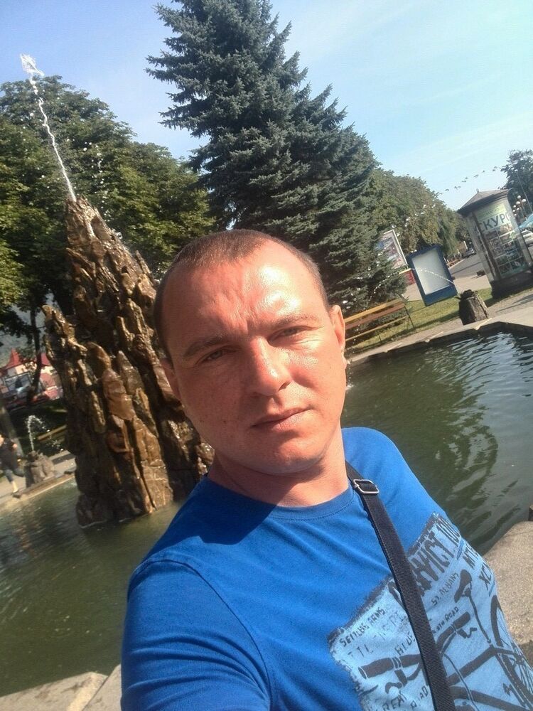  ,   Sergey, 42 ,  