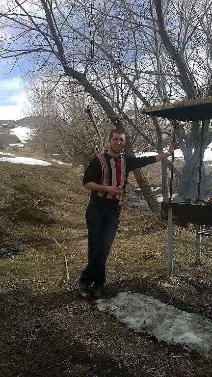 ,   Marat, 32 ,   