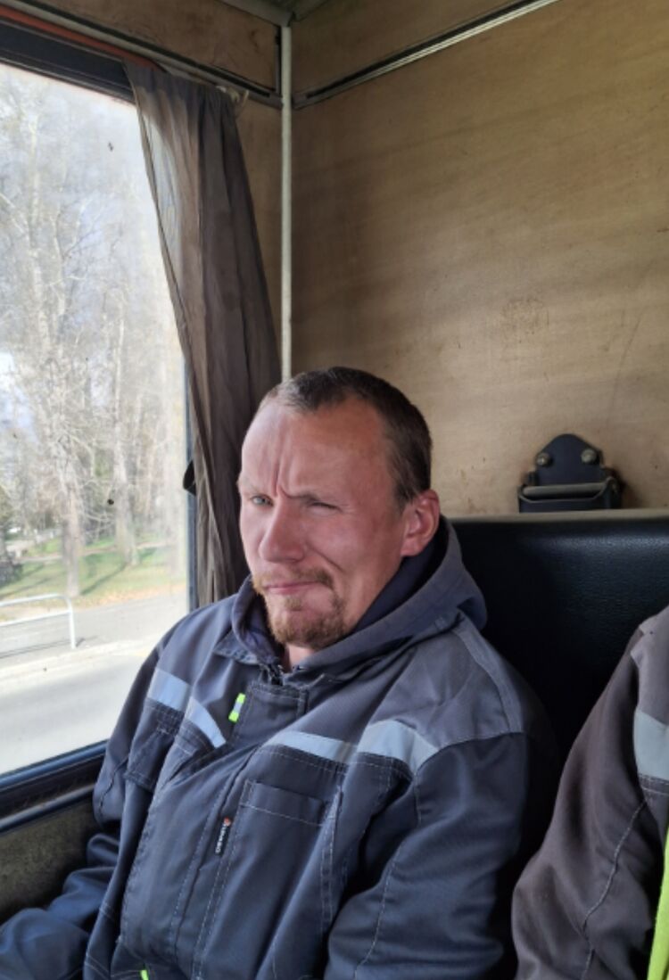  53914562  , 46 ,    --