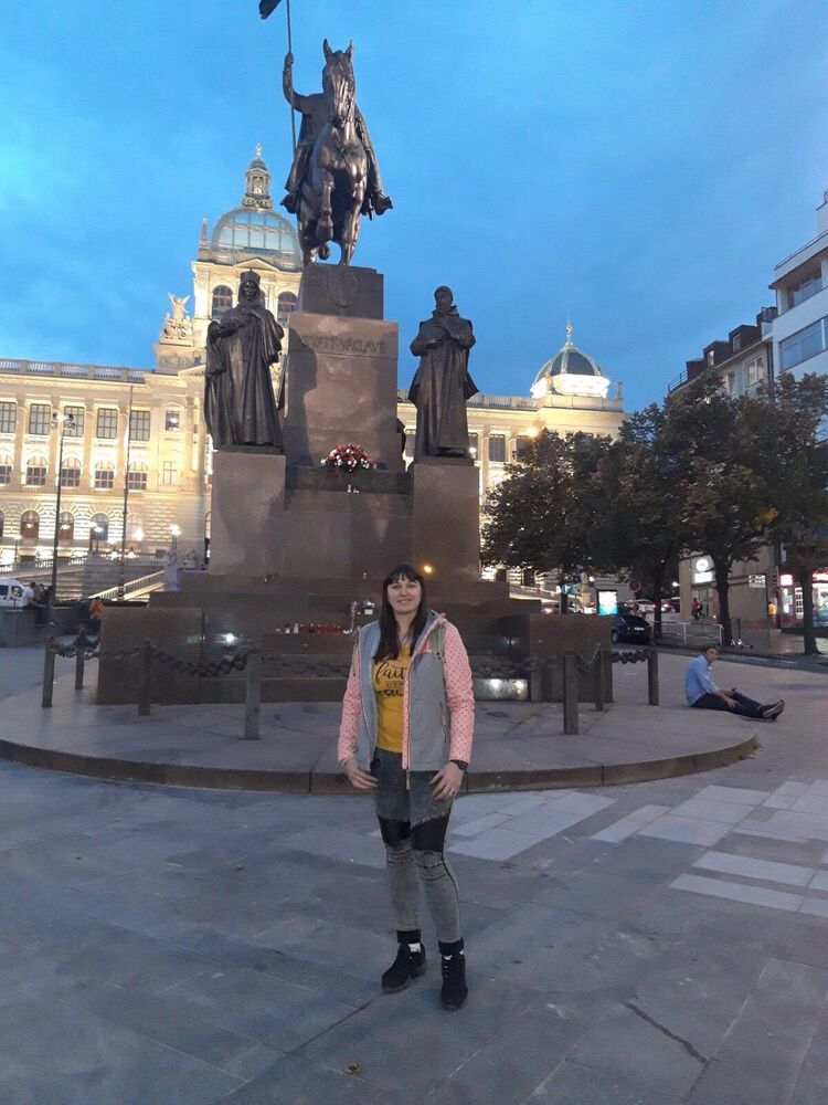  45932402  , 41 ,    Praha
