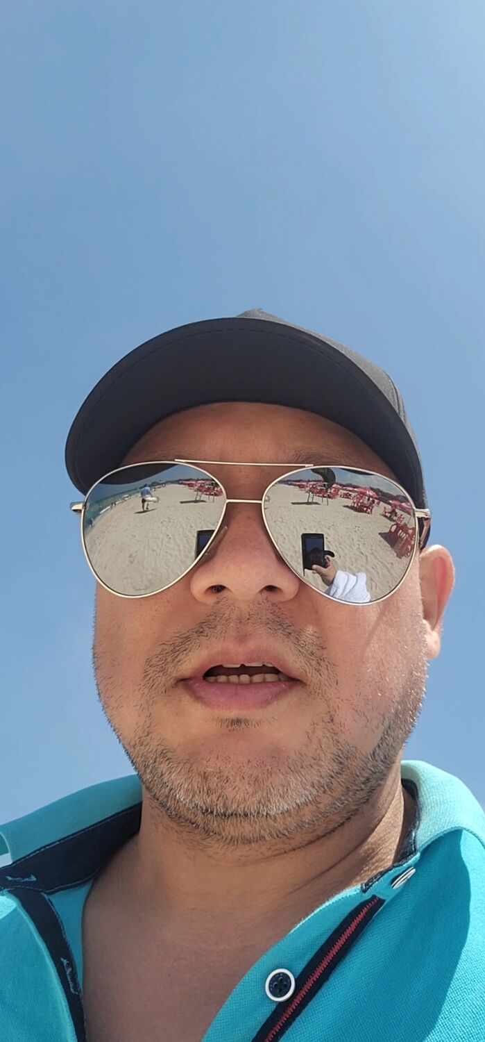  46338832  Mikhail, 38 ,    