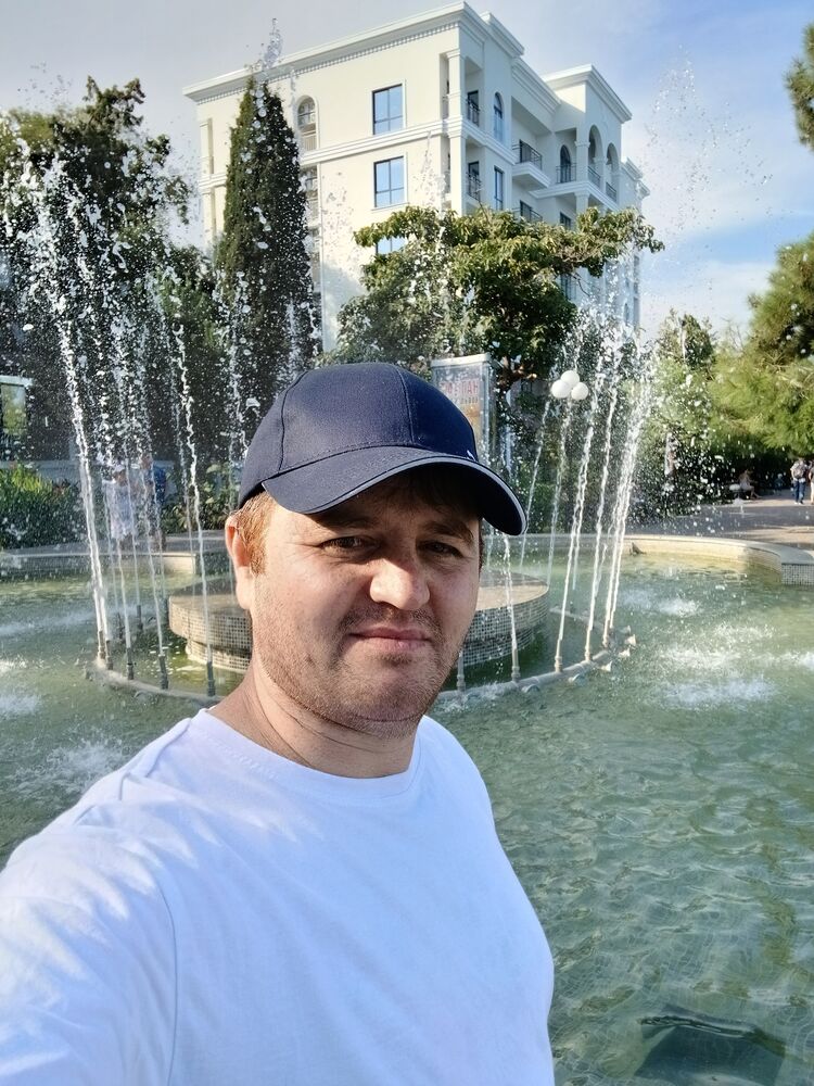  46101862  Zakhar, 35 ,    