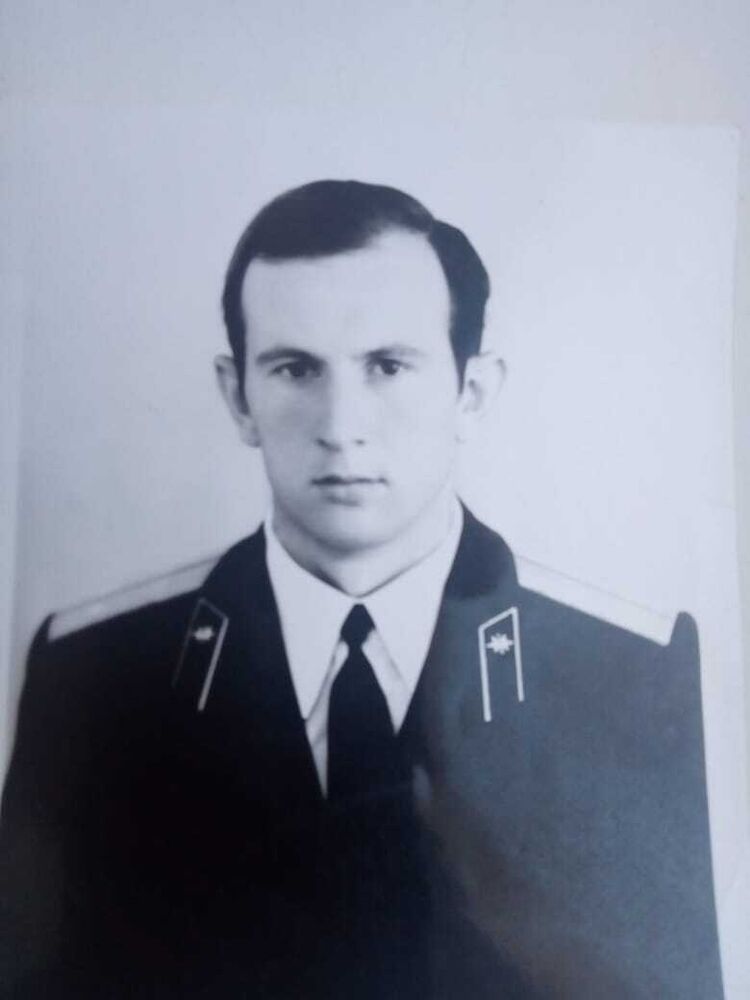  32380442  Anatoly, 71 ,    