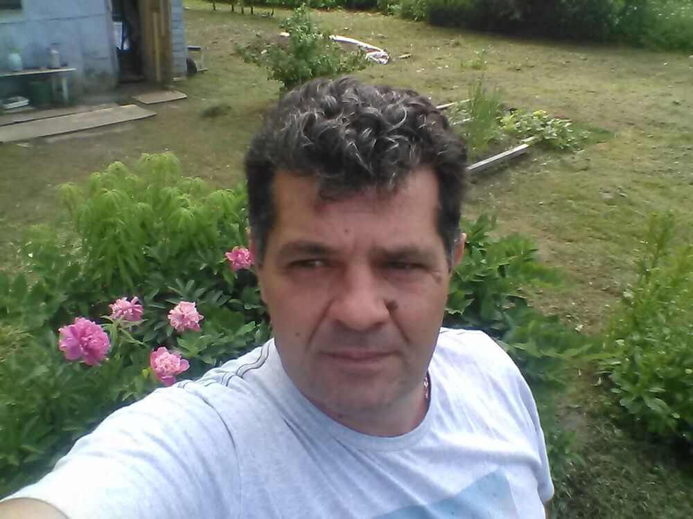  22247072  Razmik, 53 ,    