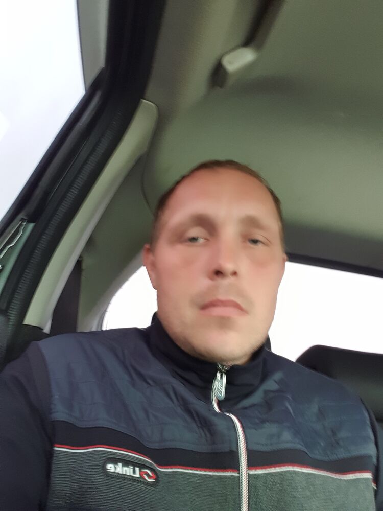  46033052  , 37 ,    