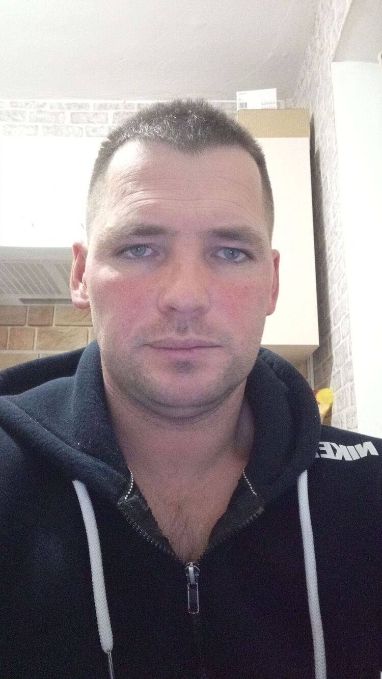  47775672  Andrei, 37 ,    