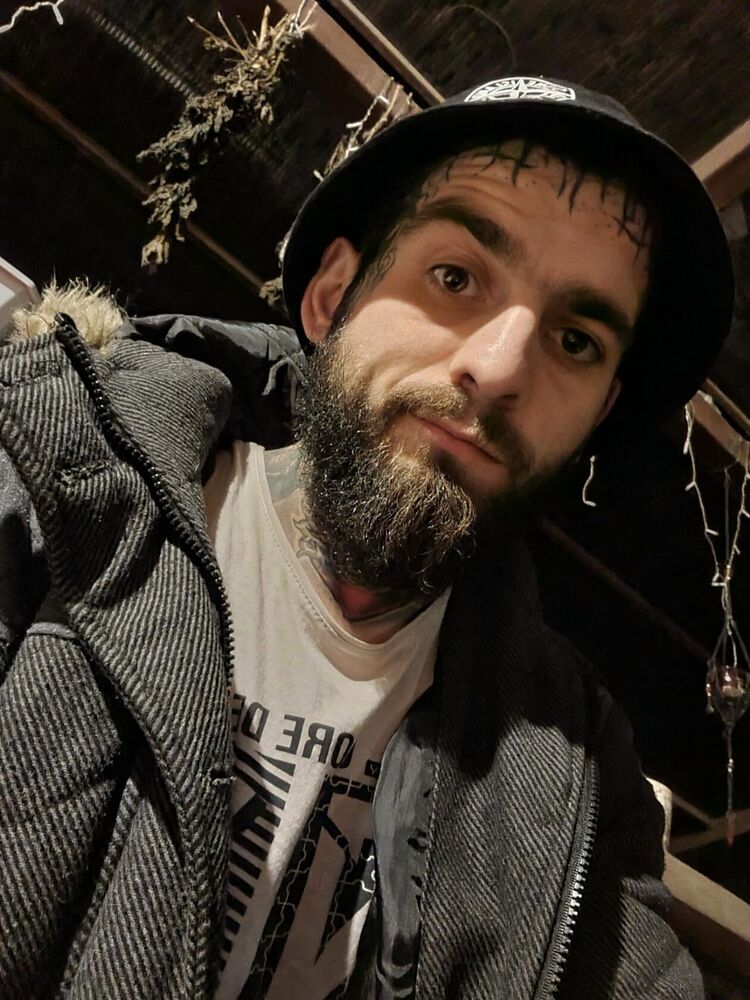  45942102  , 32 ,    -