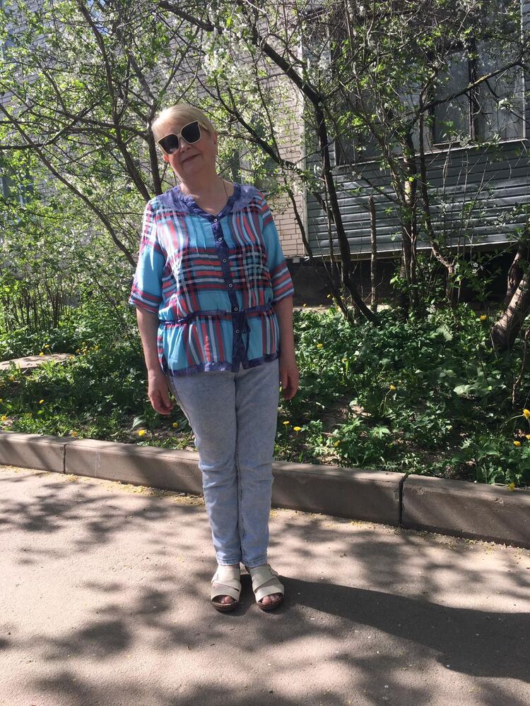  52048942  Elena, 63 ,    -
