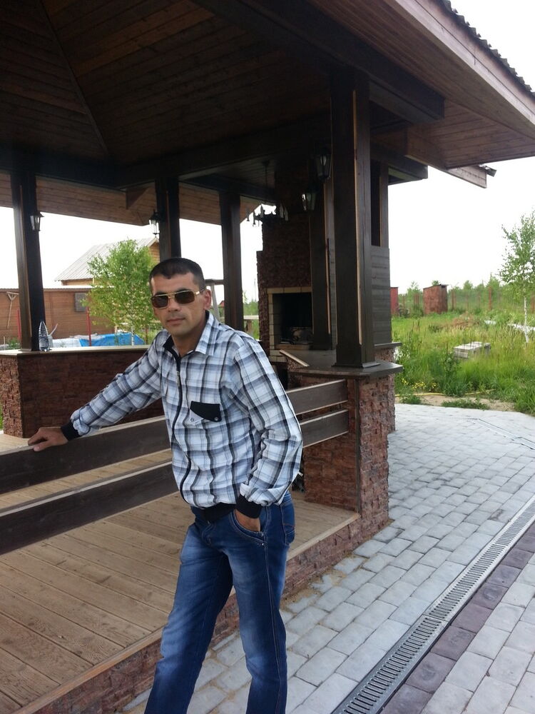  ,   HAYK, 37 ,  