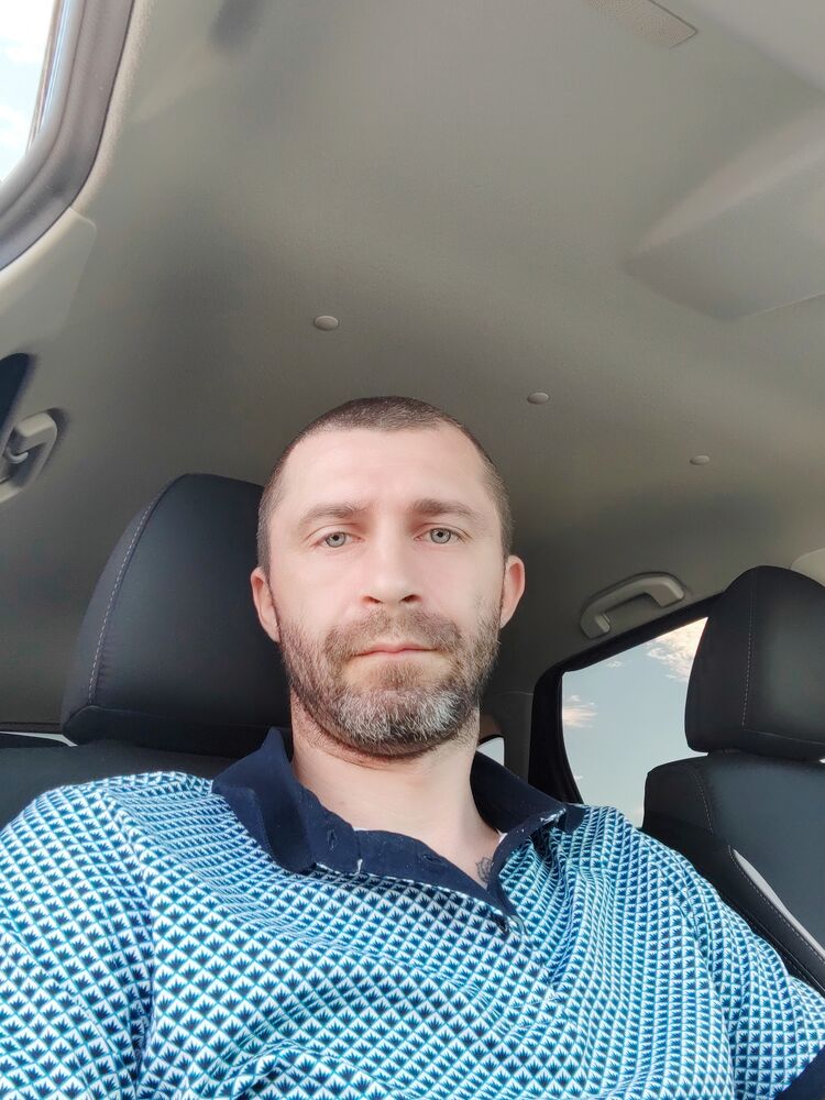  ,   Lyosha, 42 ,   ,   
