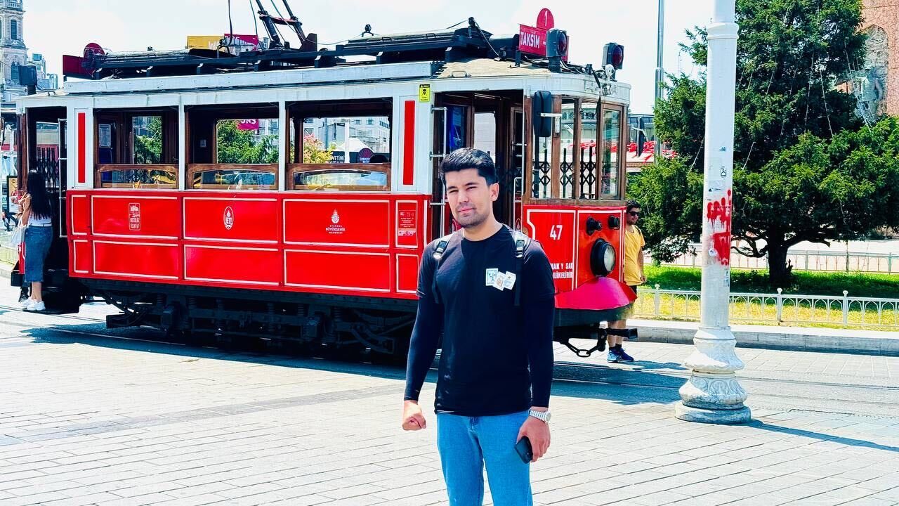  46966282  , 24 ,    