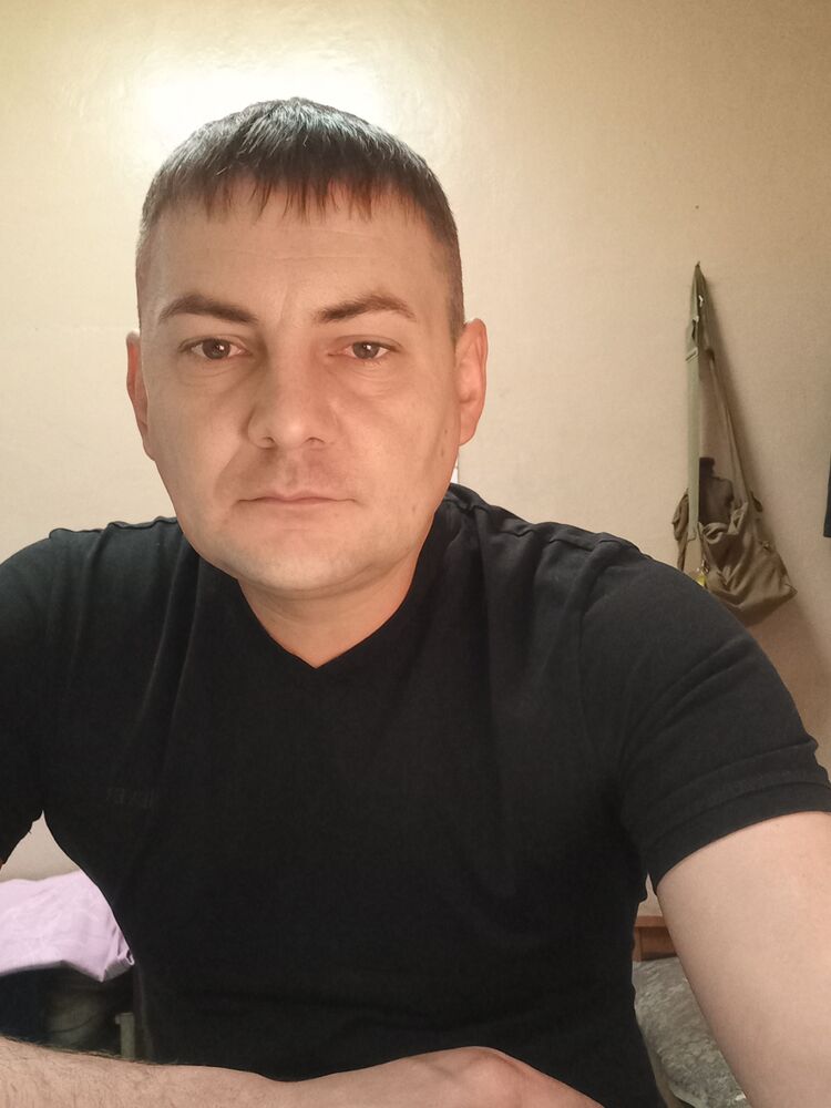  38448732  Denis, 41 ,    -