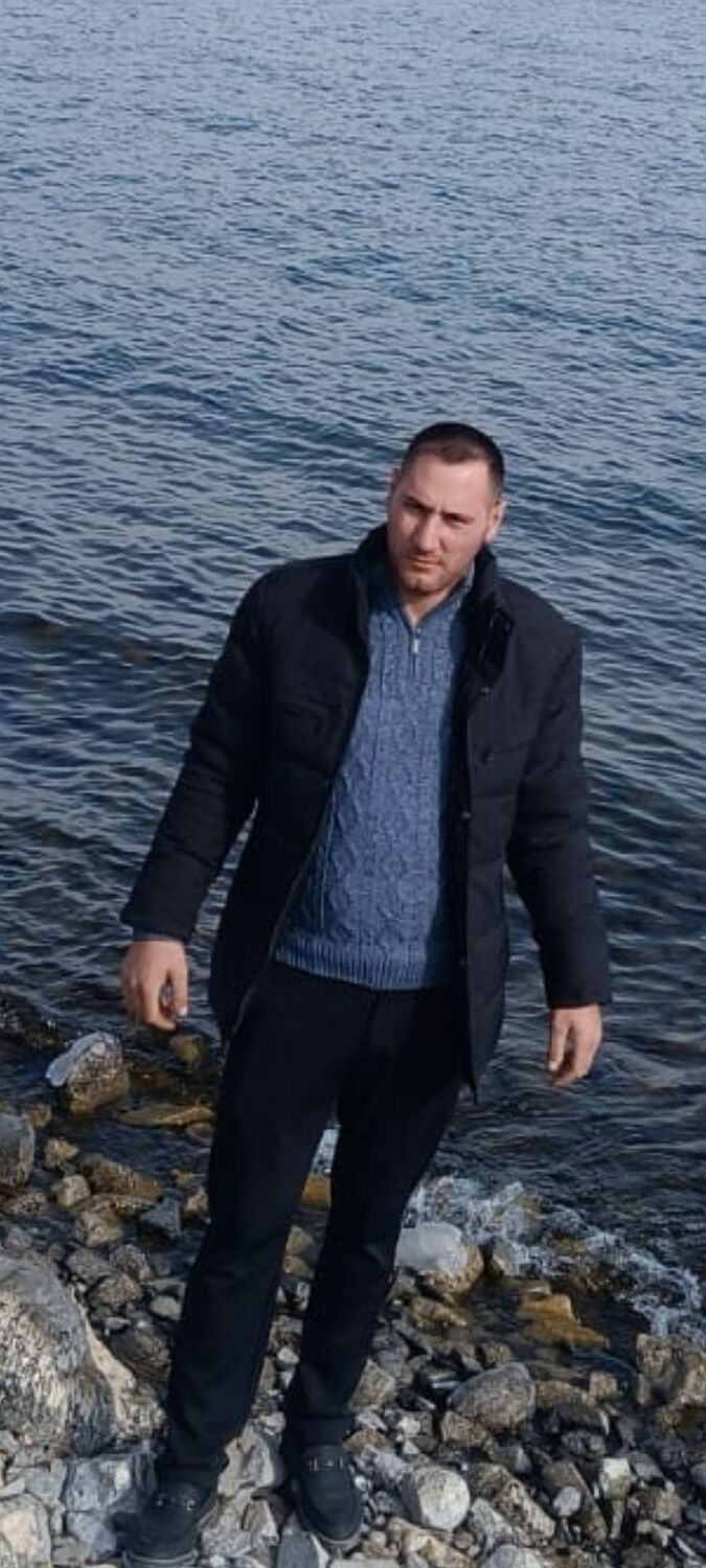  ,   Hovo, 33 ,   ,   