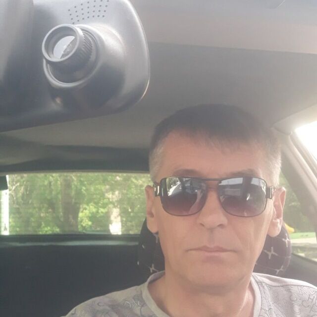  44342902  Oleg, 52 ,    