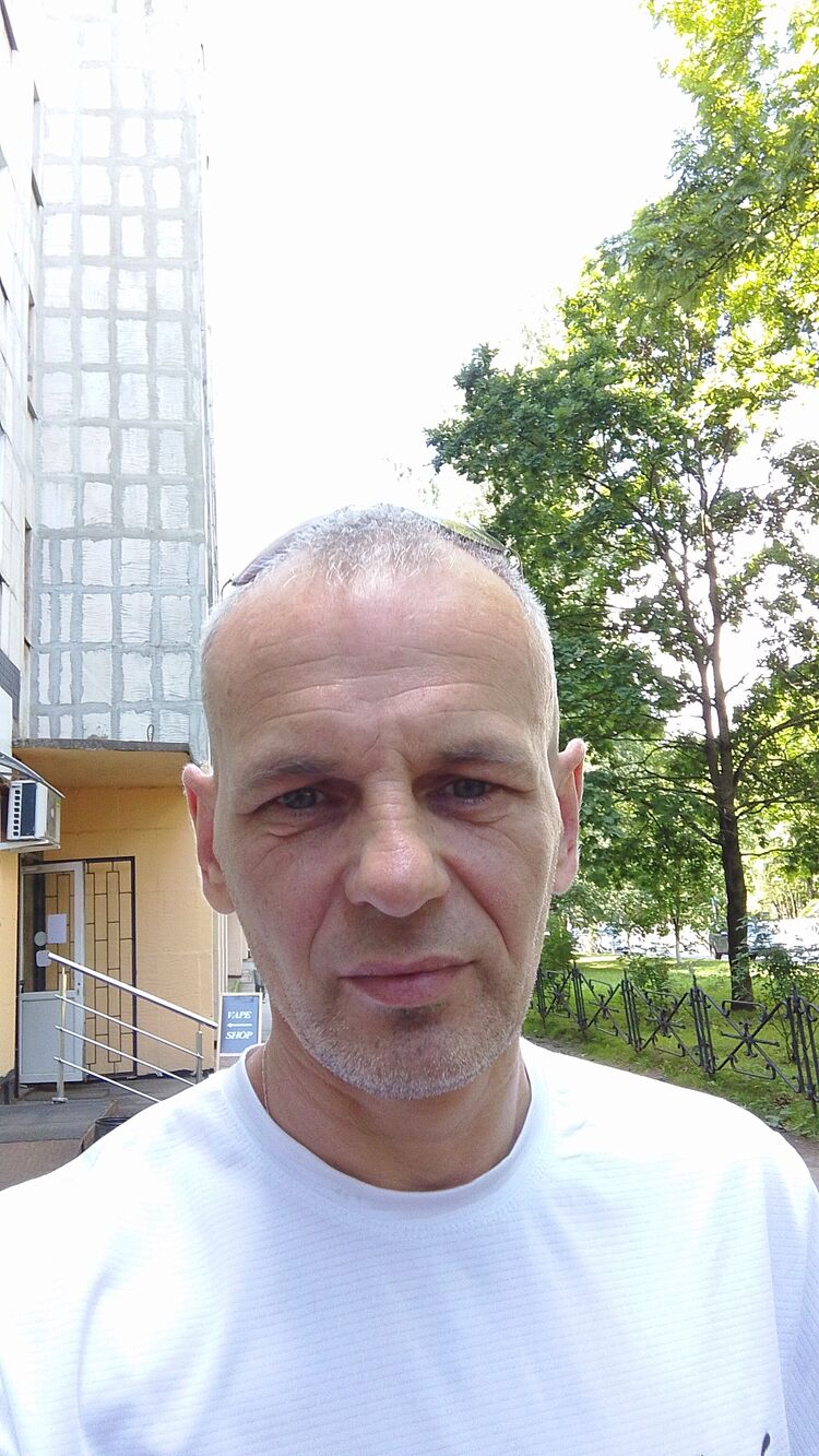  ,   Denis, 44 ,   ,   