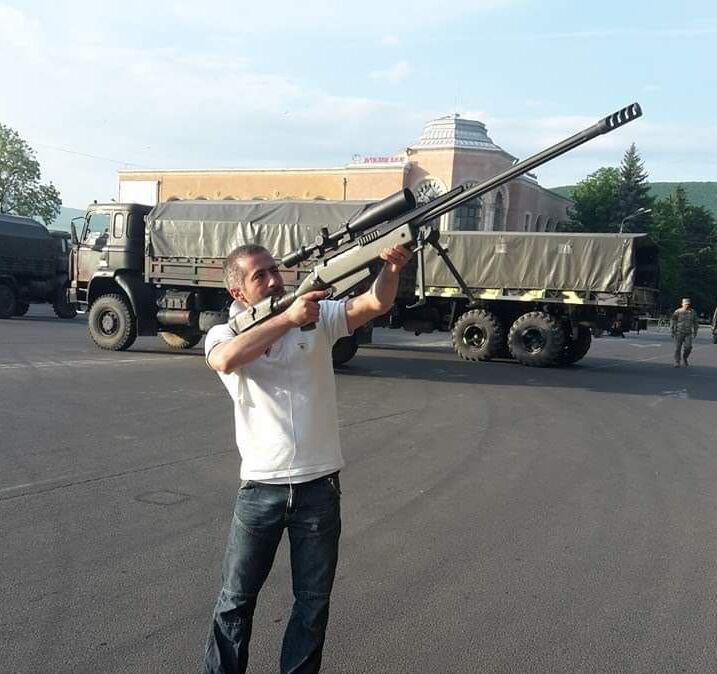  32976132  , 40 ,    