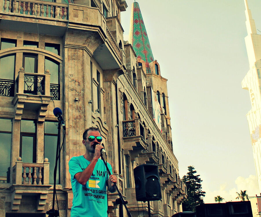  44322322  Irakli, 43 ,    