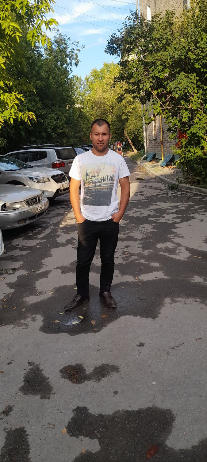  ,   Leo, 33 ,   ,   