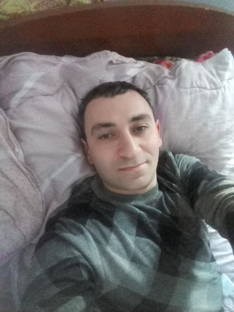  11777062  Aryt, 46 ,    