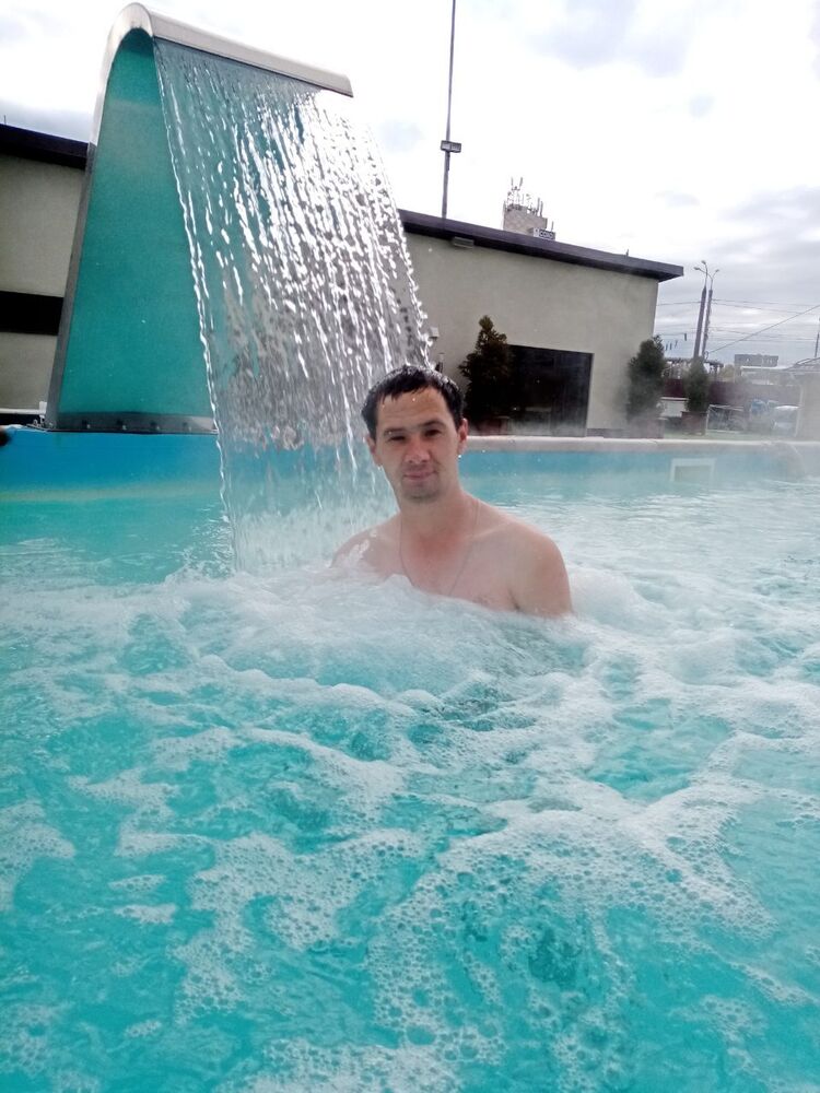  ,   Denis, 36 ,   ,   