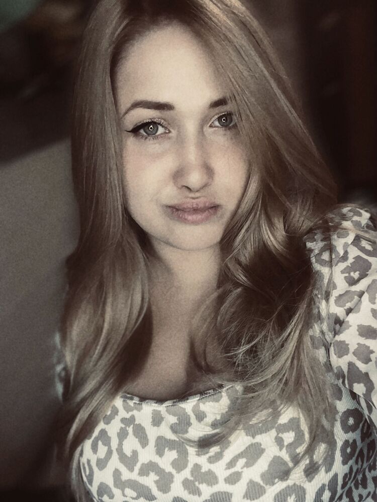  ,   Daria, 25 ,   