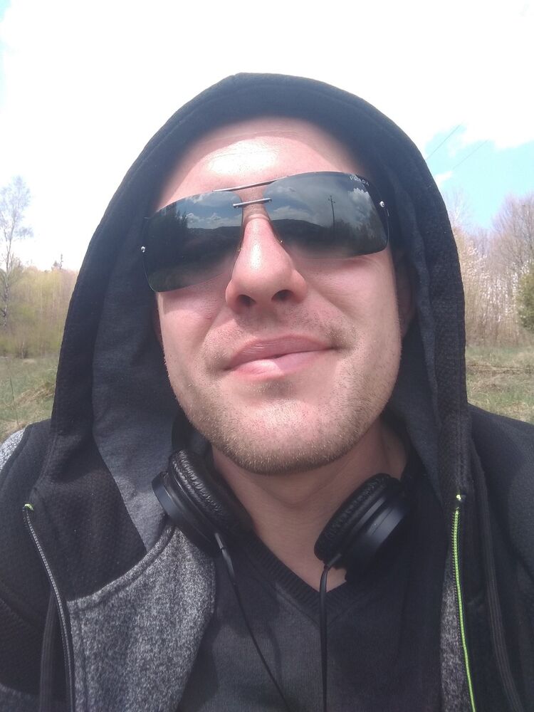  ,   Denis, 35 ,   ,   , c 