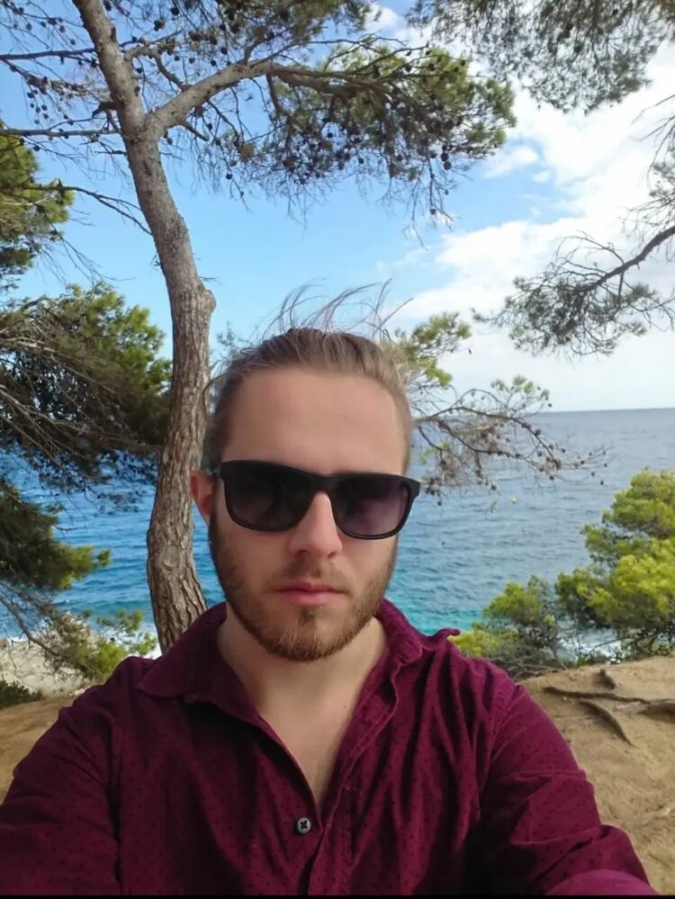  34724642  Vladislav, 27 ,    