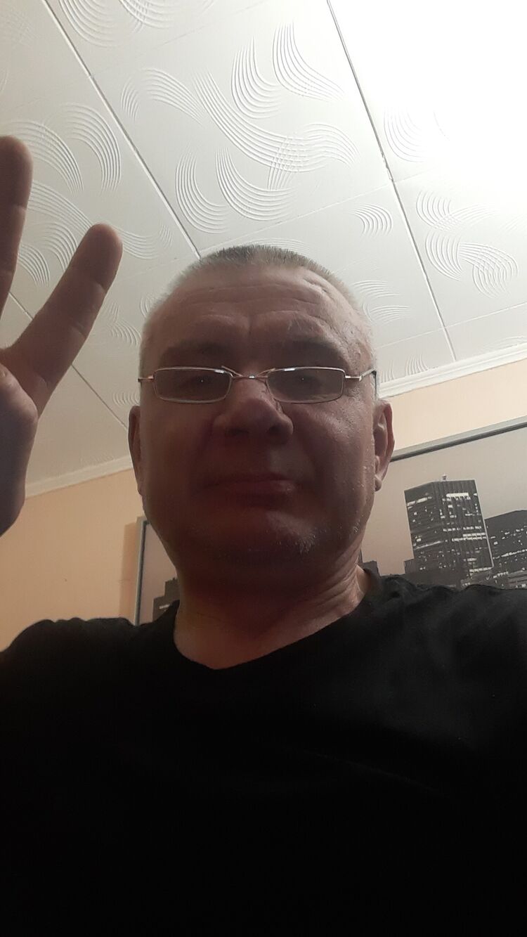  41922142  Oleg, 52 ,    -