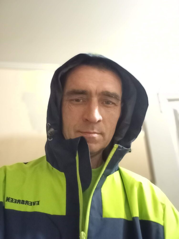  46684462  , 52 ,    