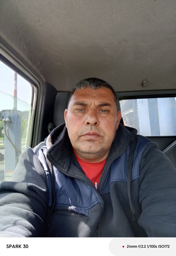  52908182  Isayev Aqil, 47 ,    