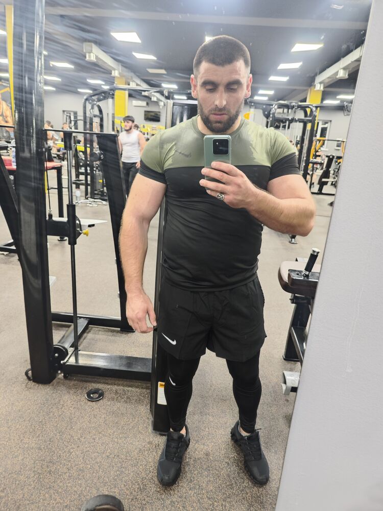  --,   Adam, 31 ,   ,   