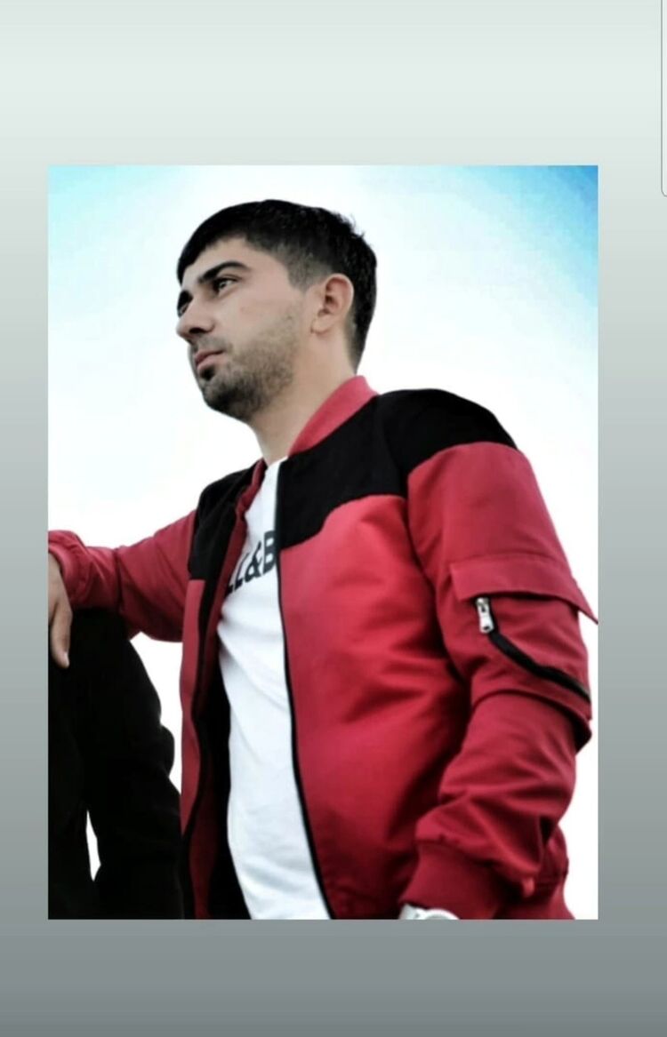  47205262  Rufat, 31 ,    