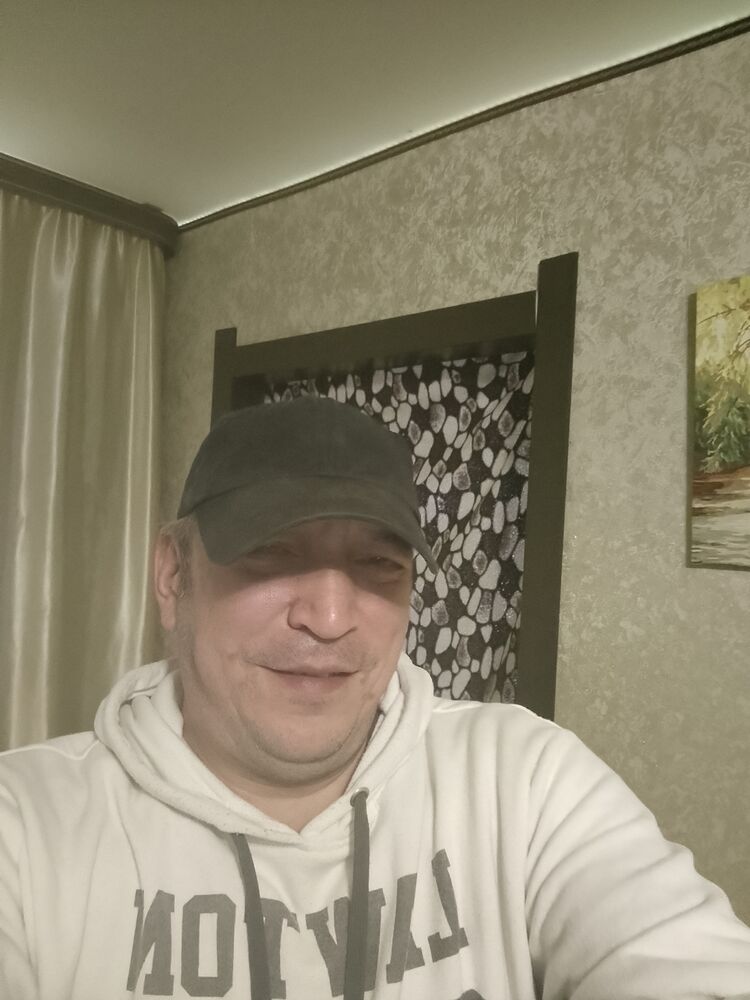  42980432  Artur, 44 ,    