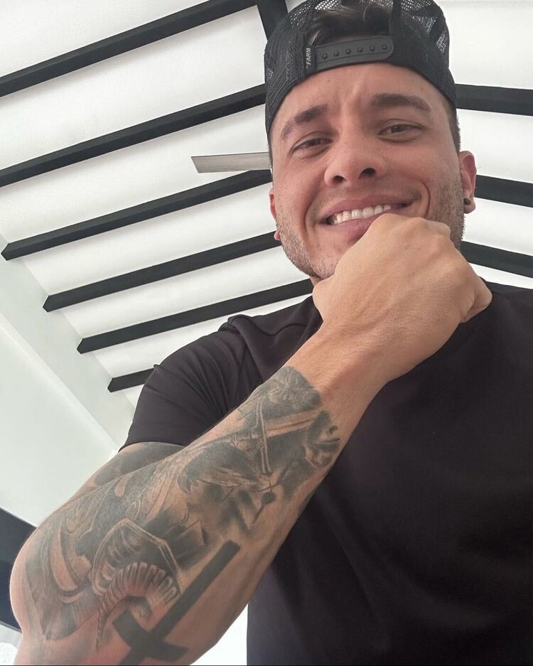  ,   Philip, 37 ,     , c 