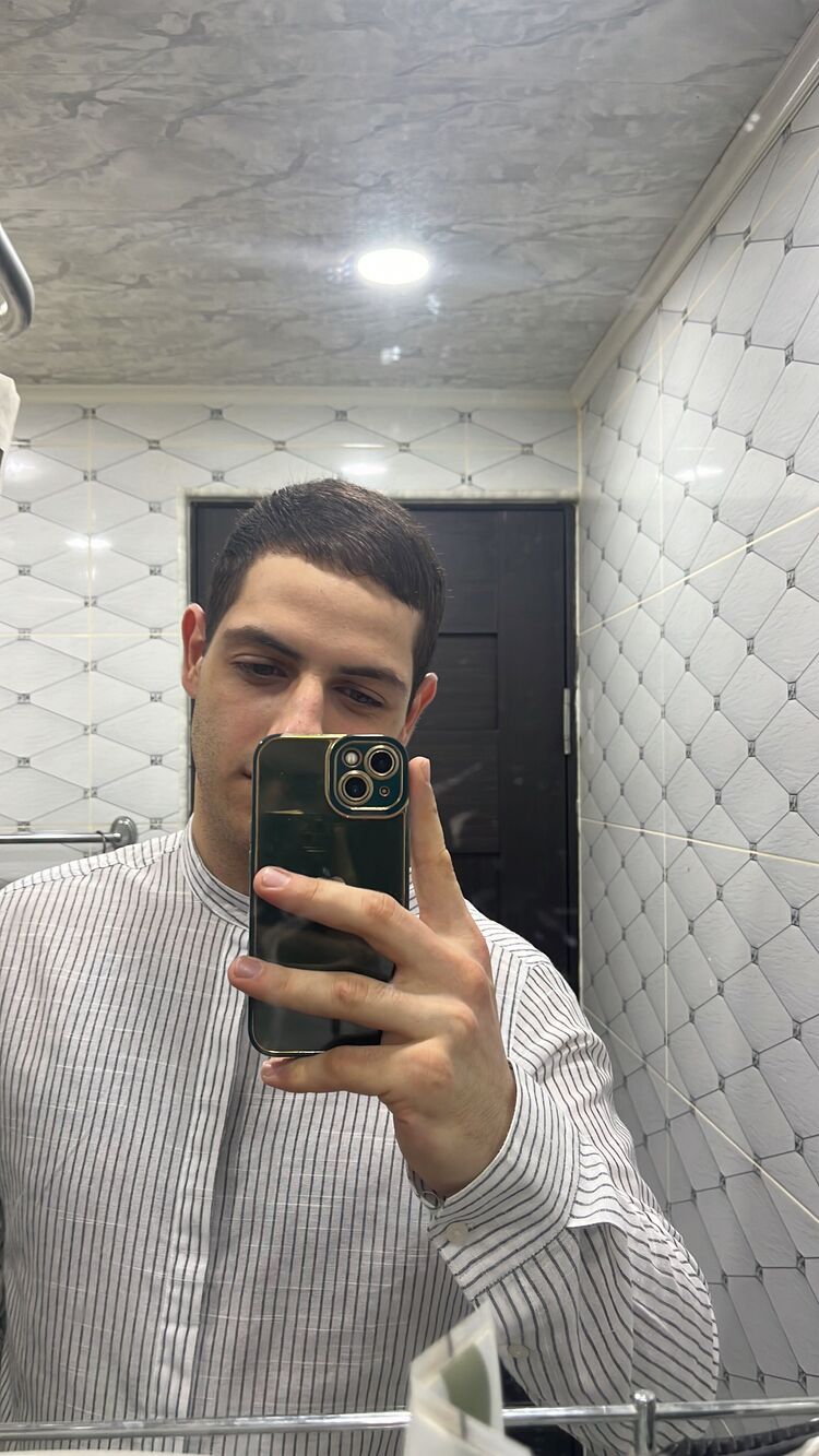  43011532  , 22 ,    