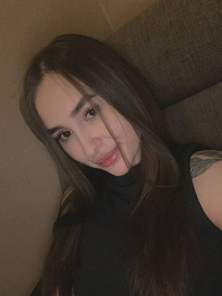  48241152  Kira, 21 ,    