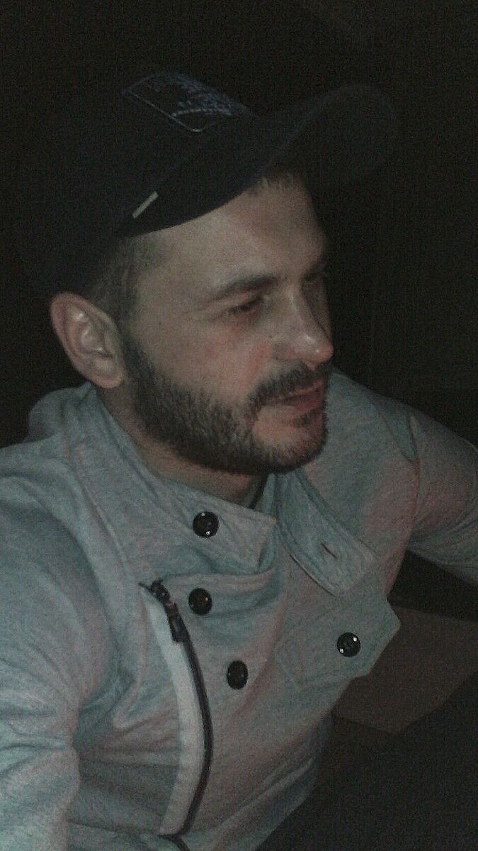  7118612  Roman, 39 ,     