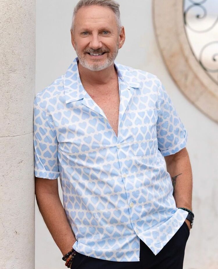  ,   Michael Kahn, 62 ,     , c 
