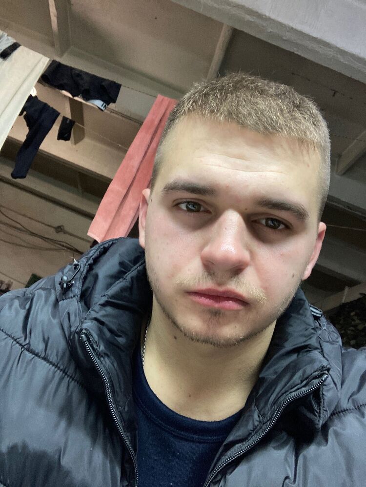  39168332  , 28 ,    