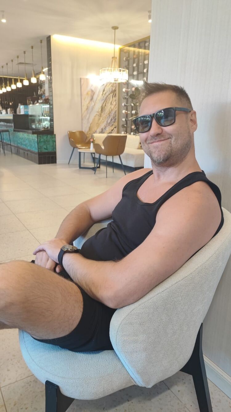  46227262  Ilya, 45 ,     