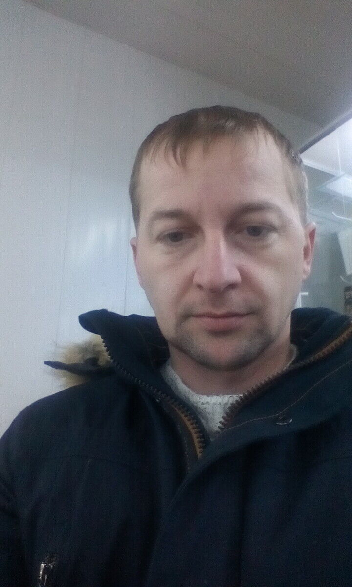 22454212  Igor, 38 ,    