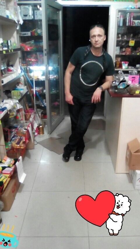  12998852  Igor, 47 ,    