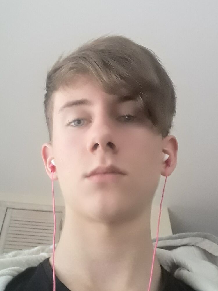  18520942  , 24 ,    
