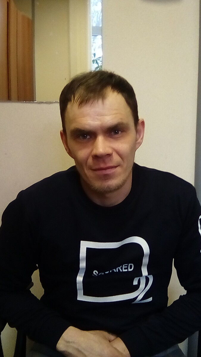  ,   Serge, 40 ,   ,   , c 