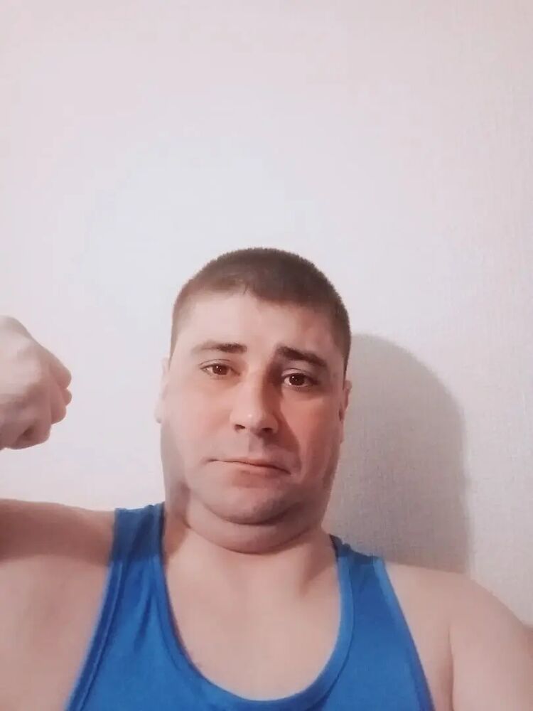  ,   Artur, 38 ,   ,   