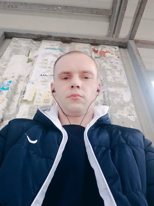  29893082  Artyom, 32 ,    