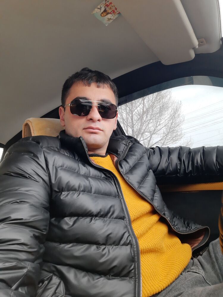  35778642  Vrej, 28 ,    